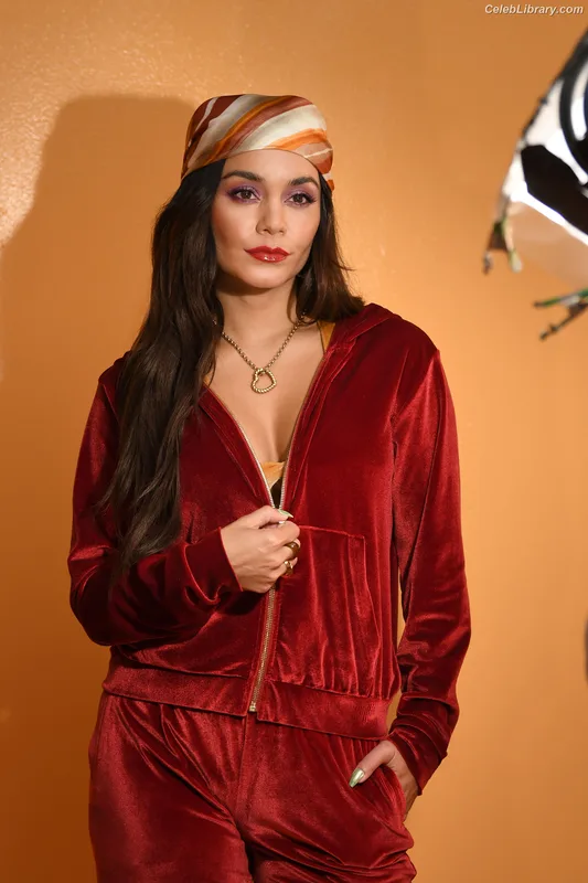 Vanessa Hudgens photo 4 of 1607