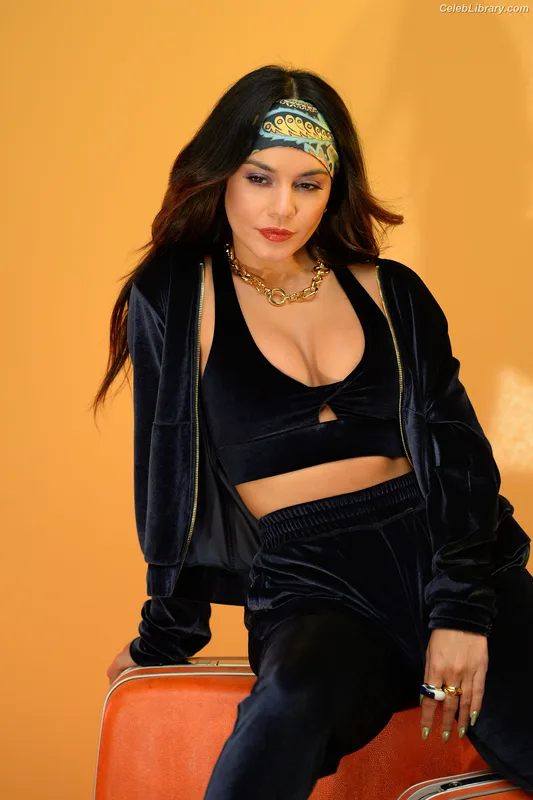 Vanessa Hudgens photo 12 of 1607