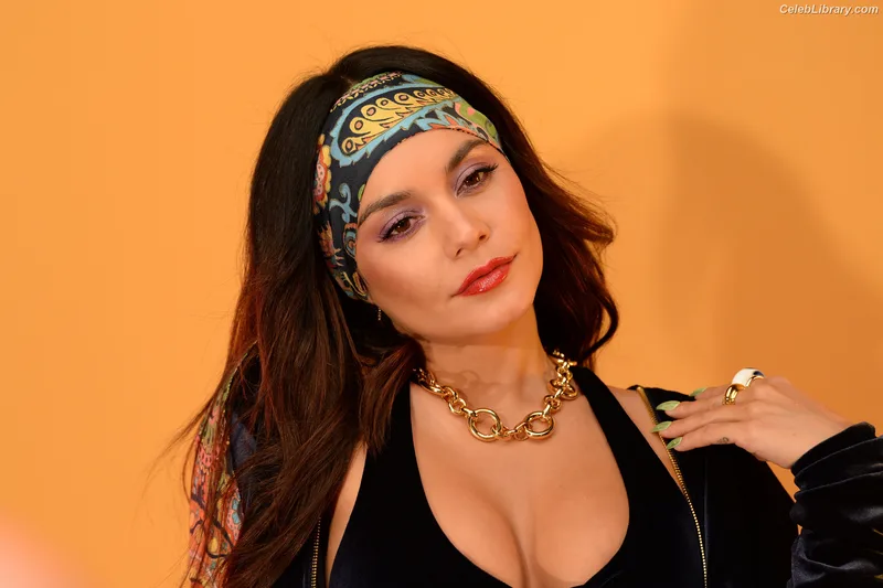 Vanessa Hudgens photo 16 of 1607