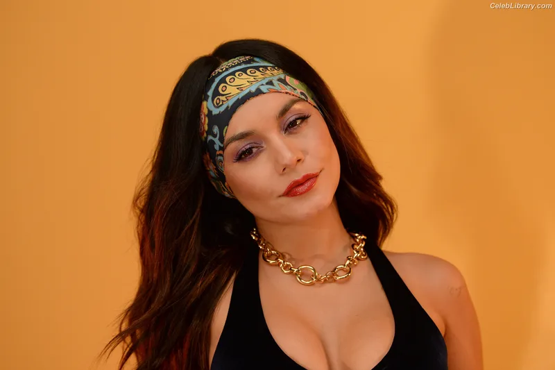 Vanessa Hudgens photo 22 of 1607