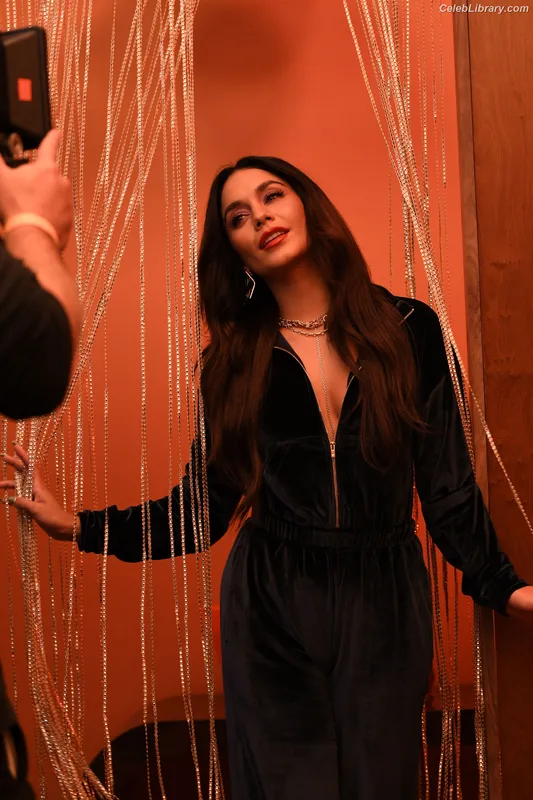 Vanessa Hudgens photo 12 of 1607