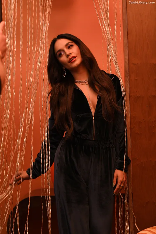 Vanessa Hudgens photo 13 of 1607
