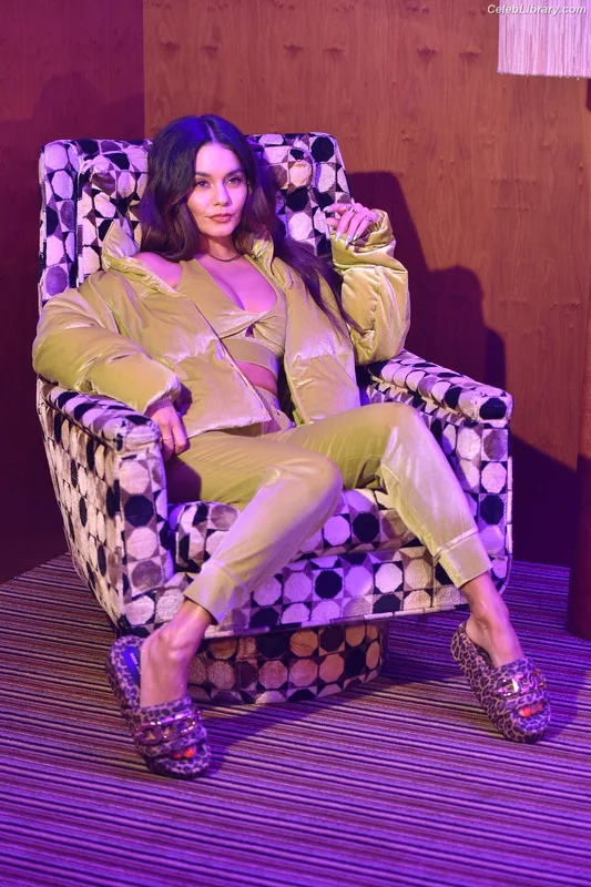 Vanessa Hudgens photo 9 of 1607