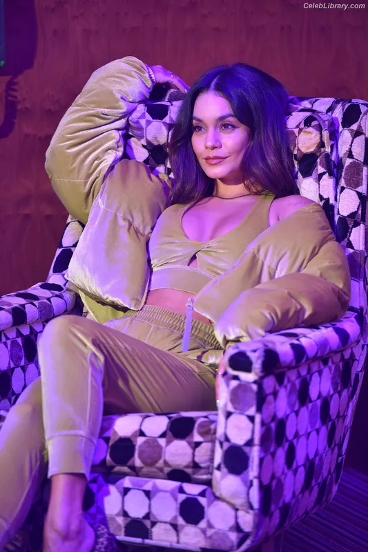 Vanessa Hudgens photo 12 of 1607