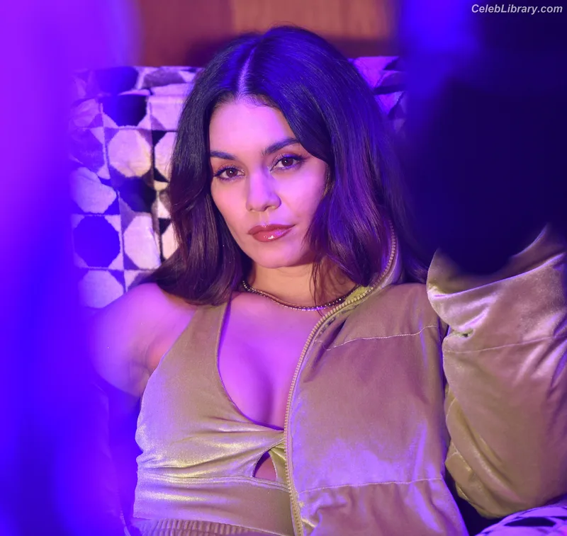 Vanessa Hudgens photo 16 of 1607