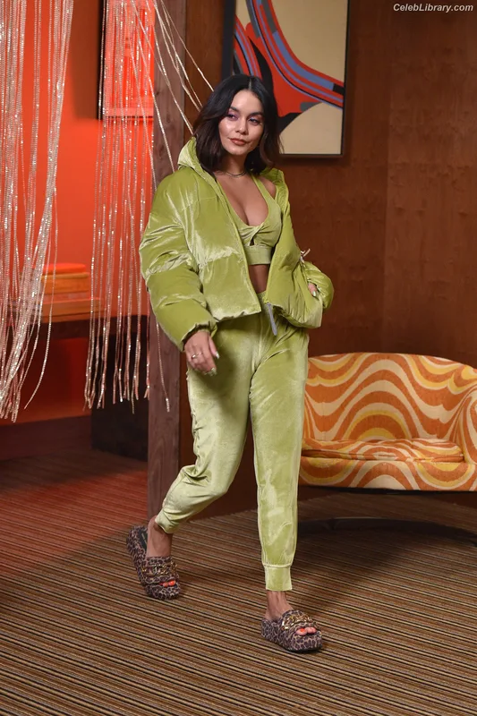 Vanessa Hudgens photo 17 of 1607
