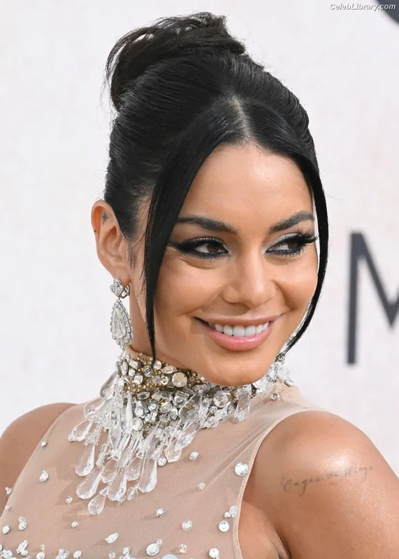 Vanessa Hudgens photo 5 of 1607
