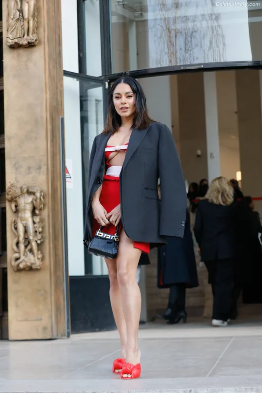 Vanessa Hudgens photo 7 of 1607