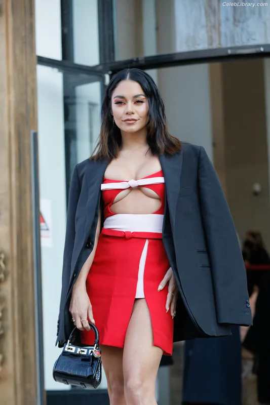 Vanessa Hudgens photo 9 of 1607