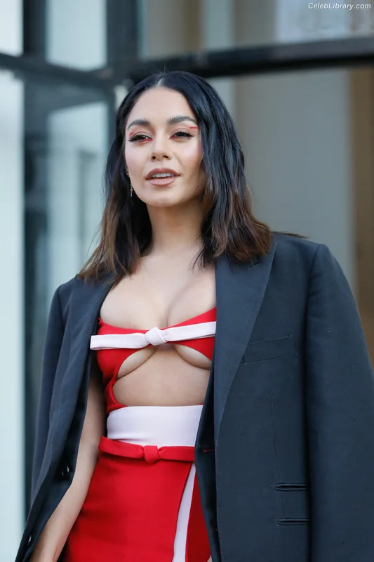 Vanessa Hudgens photo 10 of 1607