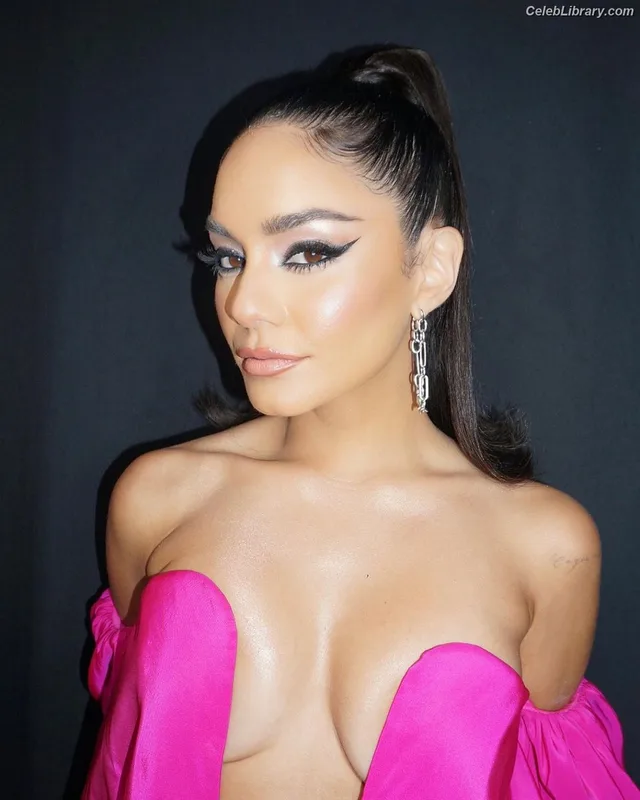 Vanessa Hudgens photo 13 of 1607