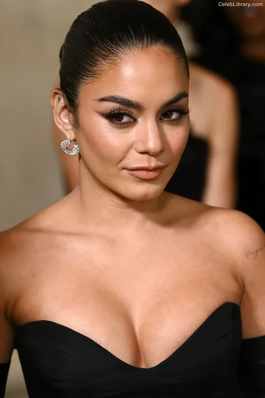 Vanessa Hudgens photo 14 of 1607