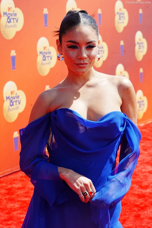 Vanessa Hudgens photo 20 of 1607