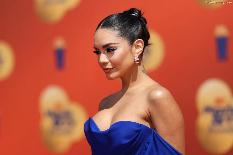 Vanessa Hudgens photo 10 of 1607