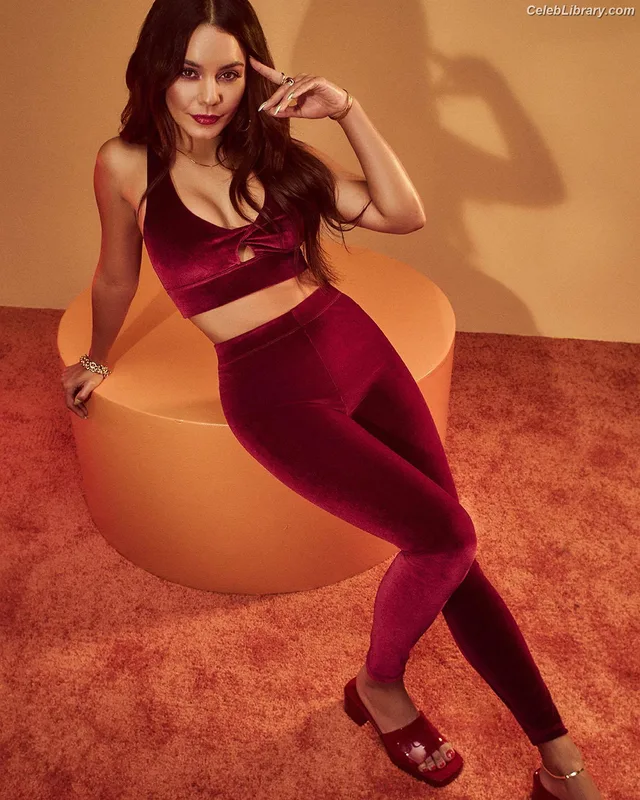 Vanessa Hudgens photo 2 of 1607