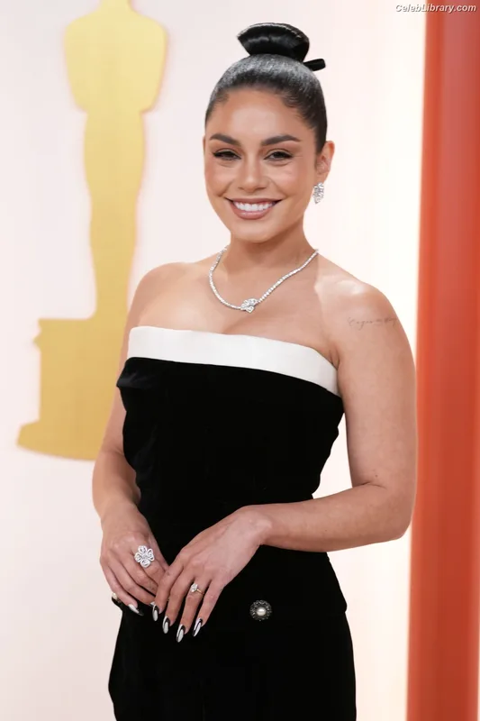 Vanessa Hudgens photo 15 of 1607