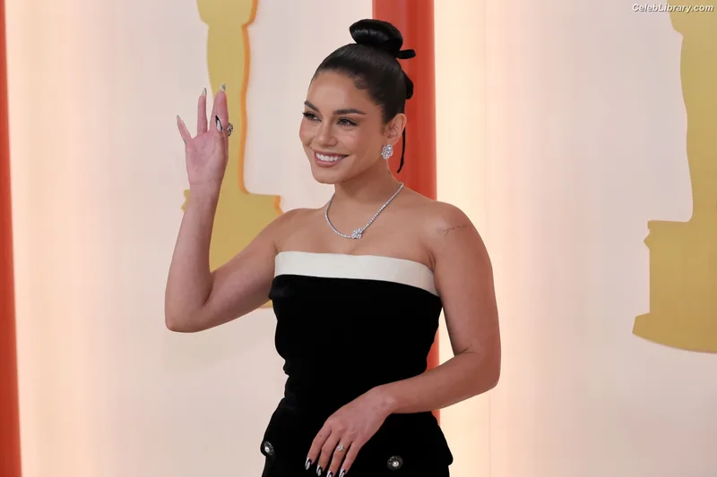 Vanessa Hudgens photo 18 of 1607
