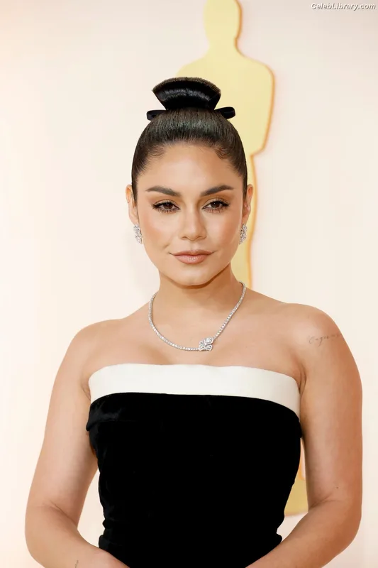 Vanessa Hudgens photo 19 of 1607
