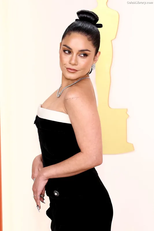 Vanessa Hudgens photo 19 of 1607