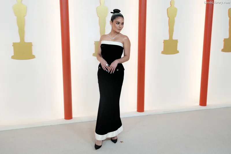 Vanessa Hudgens photo 3 of 1607