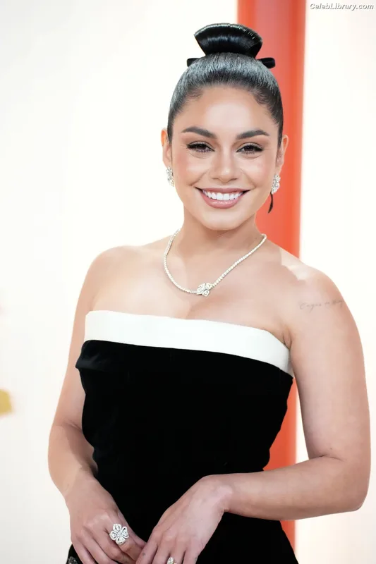 Vanessa Hudgens photo 4 of 1607