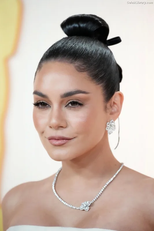 Vanessa Hudgens photo 6 of 1607