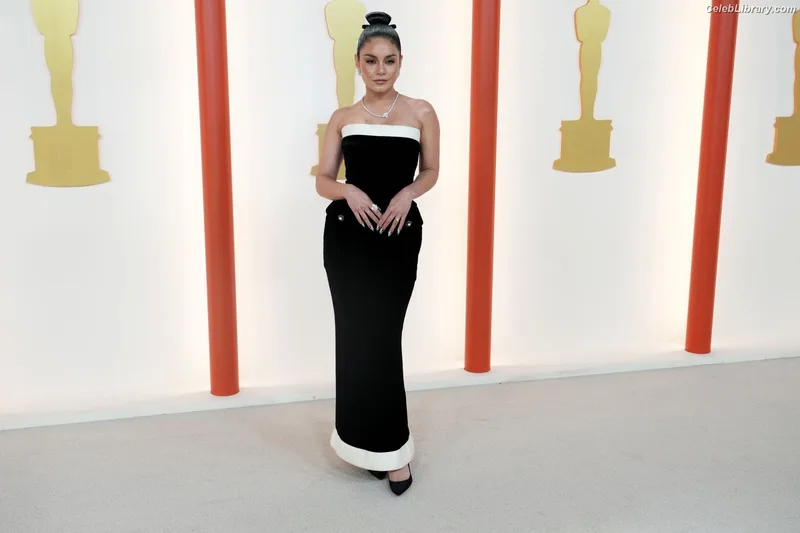 Vanessa Hudgens photo 7 of 1607