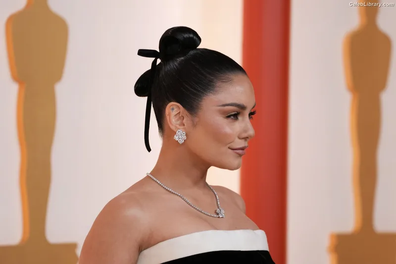 Vanessa Hudgens photo 12 of 1607