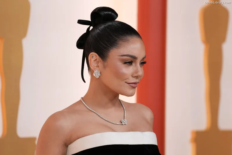 Vanessa Hudgens photo 13 of 1607