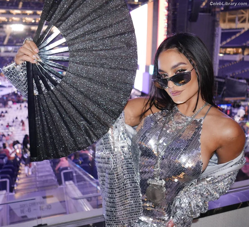 Vanessa Hudgens photo 8 of 1607