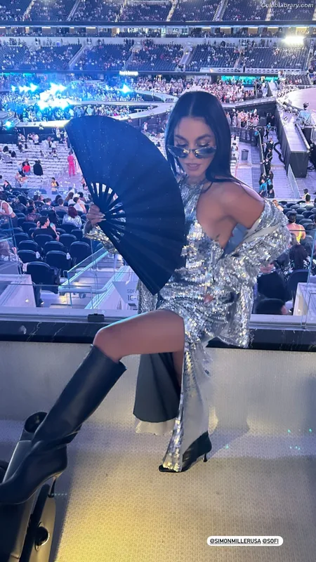 Vanessa Hudgens photo 10 of 1607