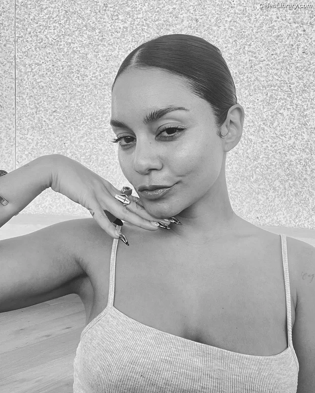 Vanessa Hudgens photo 12 of 1607