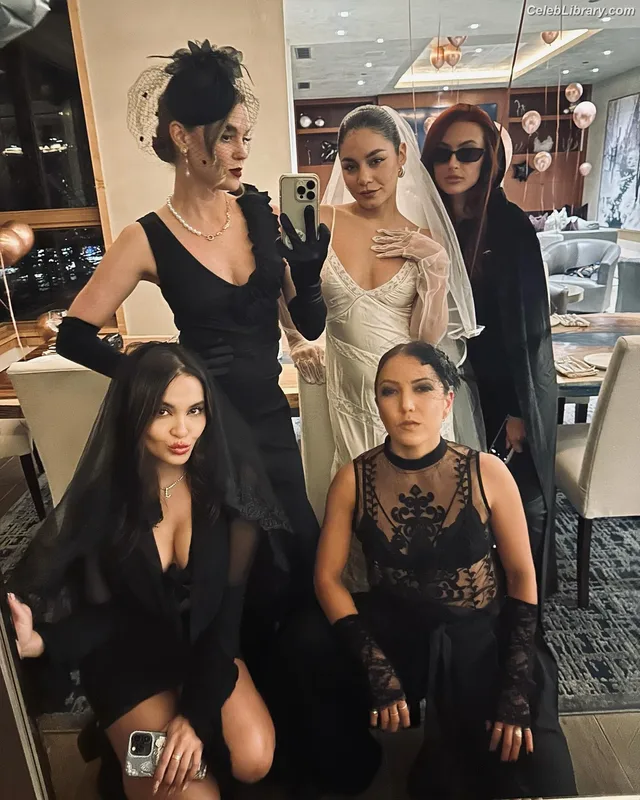 Vanessa Hudgens photo 18 of 1607
