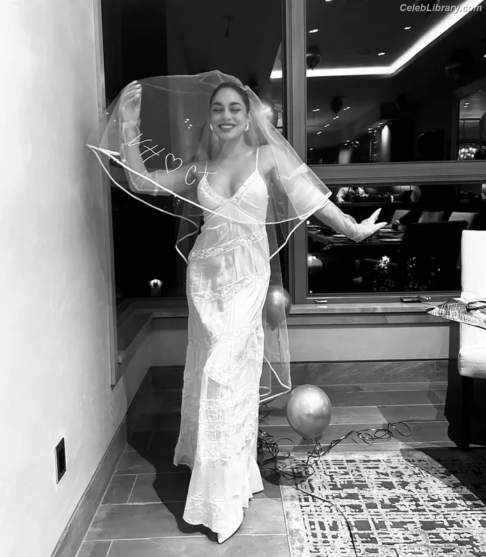 Vanessa Hudgens photo 19 of 1607