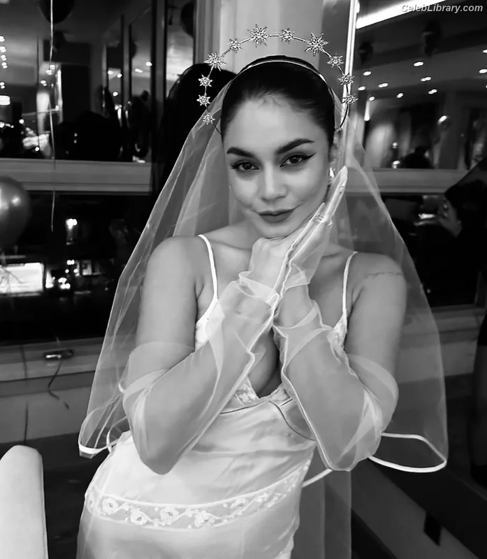 Vanessa Hudgens photo 22 of 1607