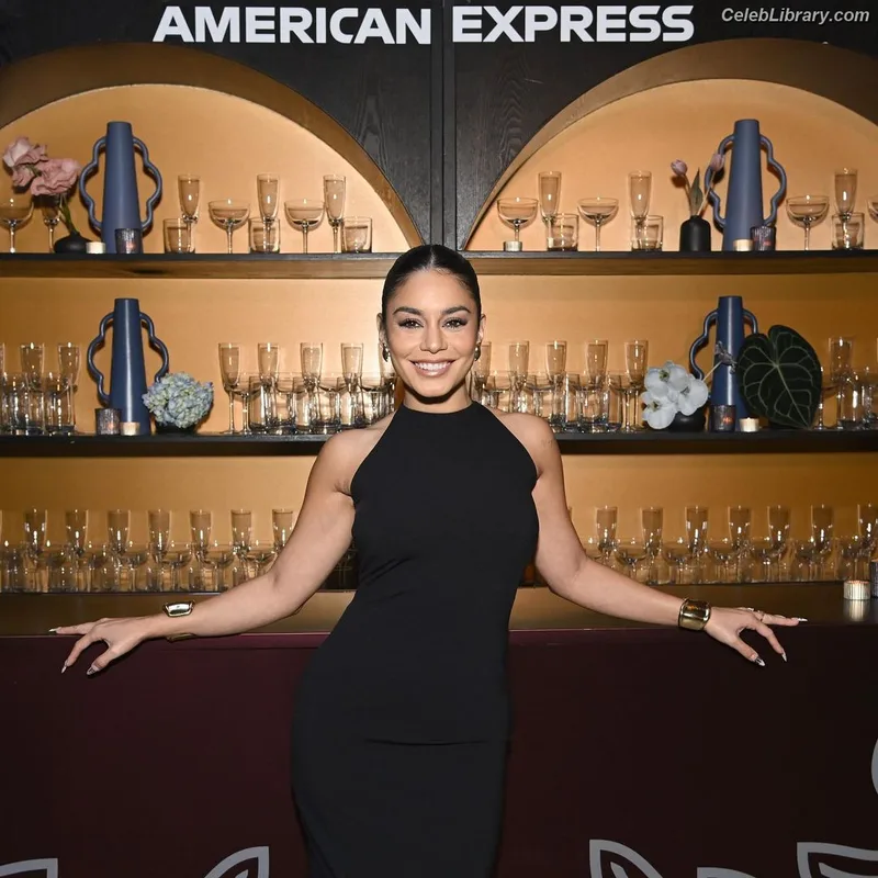 Vanessa Hudgens photo 4 of 1607