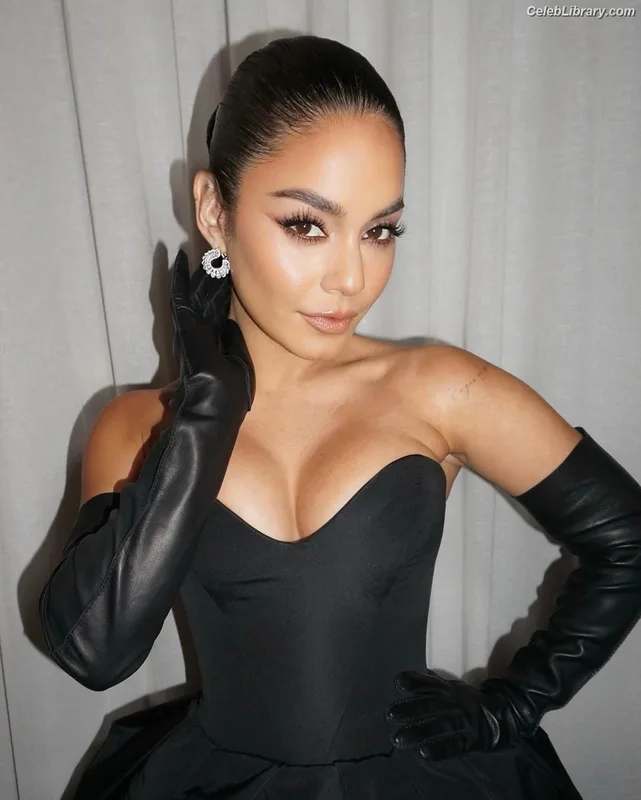 Vanessa Hudgens photo 7 of 1607