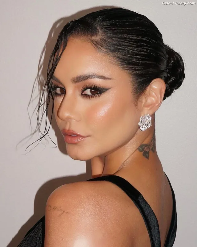 Vanessa Hudgens photo 12 of 1607