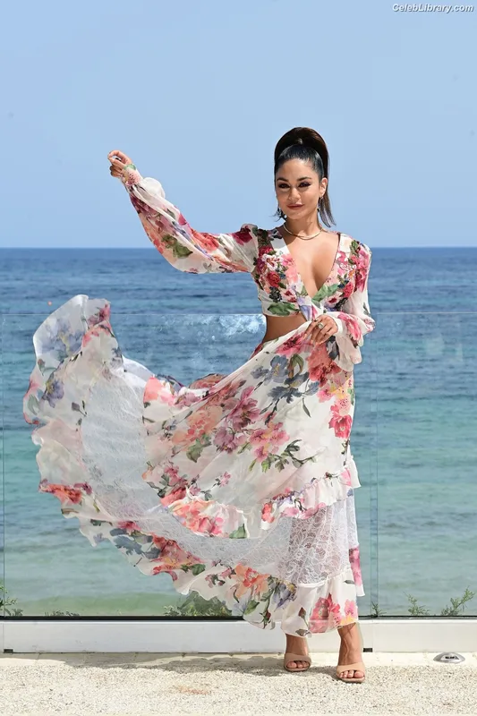 Vanessa Hudgens photo 18 of 1607