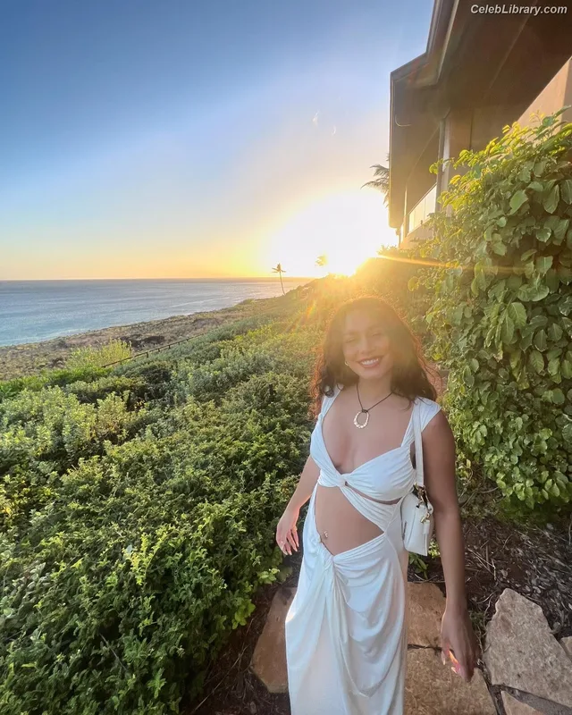 Vanessa Hudgens photo 20 of 1607