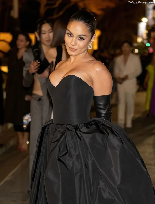 Vanessa Hudgens photo 12 of 1607