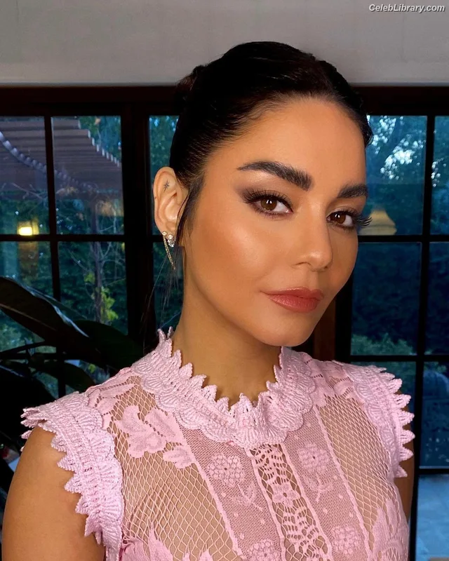 Vanessa Hudgens photo 15 of 1607