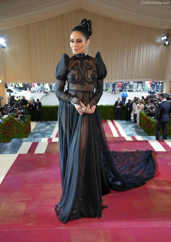 Vanessa Hudgens photo 18 of 1607