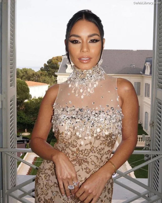 Vanessa Hudgens photo 23 of 1607
