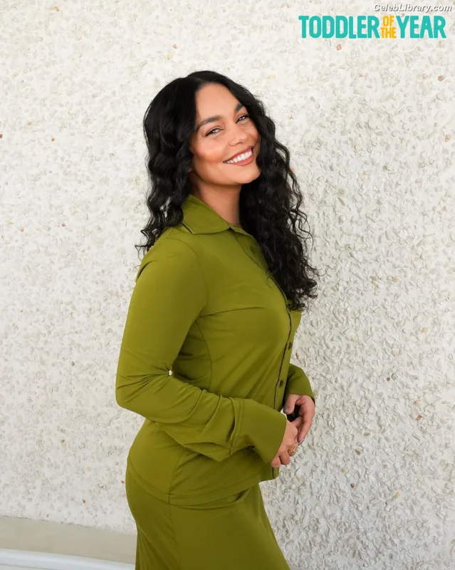 Vanessa Hudgens photo 7 of 1607