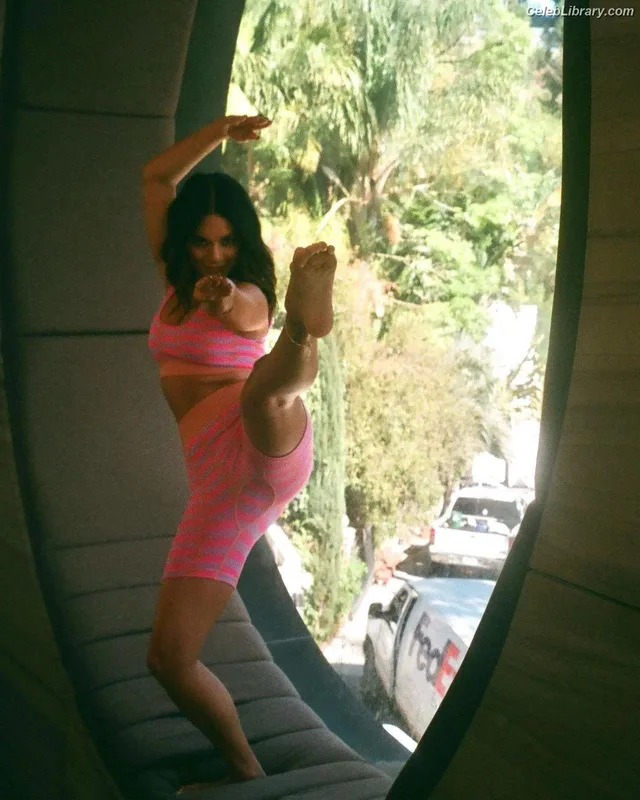 Vanessa Hudgens photo 17 of 1607