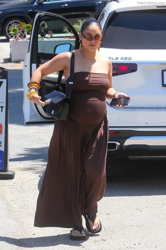 Vanessa Hudgens photo 21 of 1607