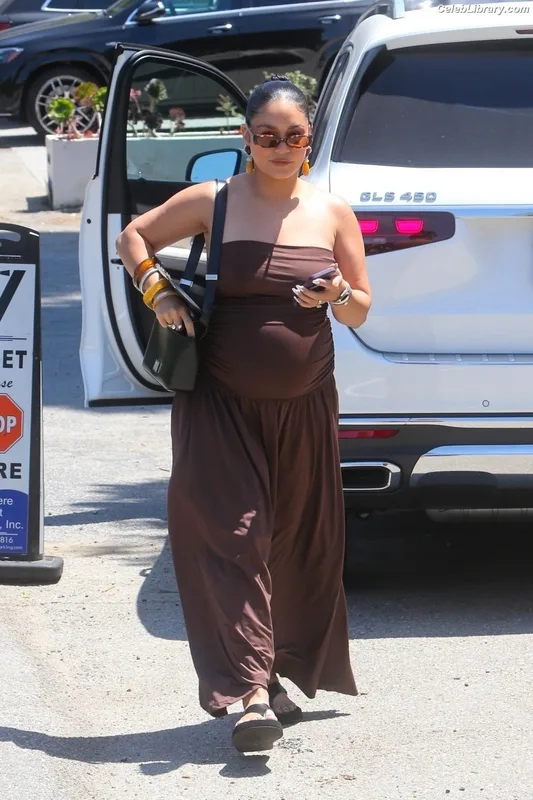 Vanessa Hudgens photo 22 of 1607