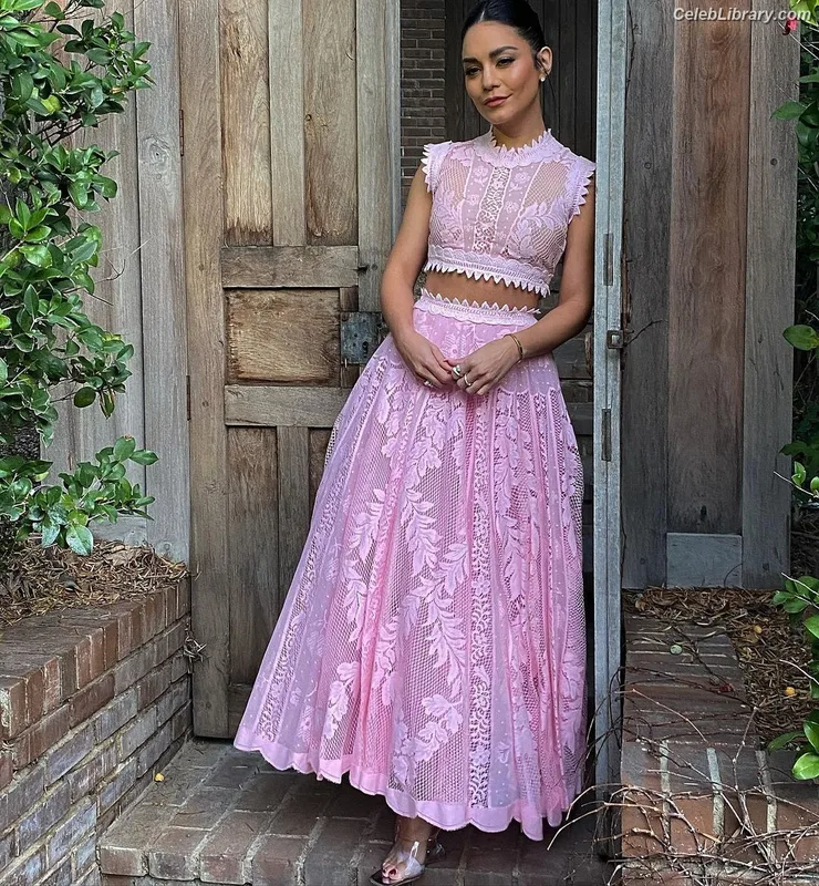 Vanessa Hudgens photo 11 of 1607