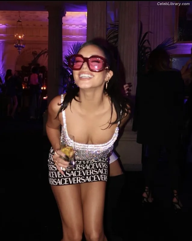 Vanessa Hudgens photo 5 of 1607